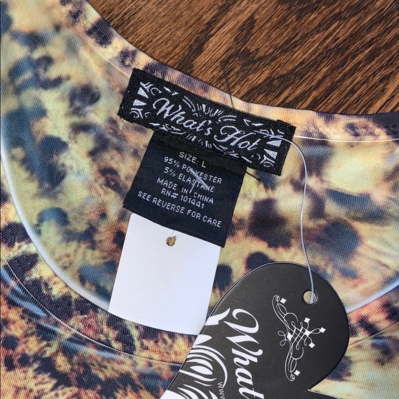 🌟Studded Print Shirt🌟 - Picture 3 of 4